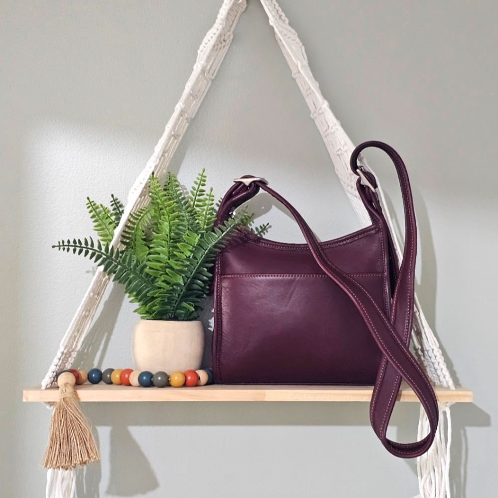Sold!! Vintage Coach Legacy Small Zip Crossbody Shoulder Bag 9997 (Currant) - Picture 1 of 14